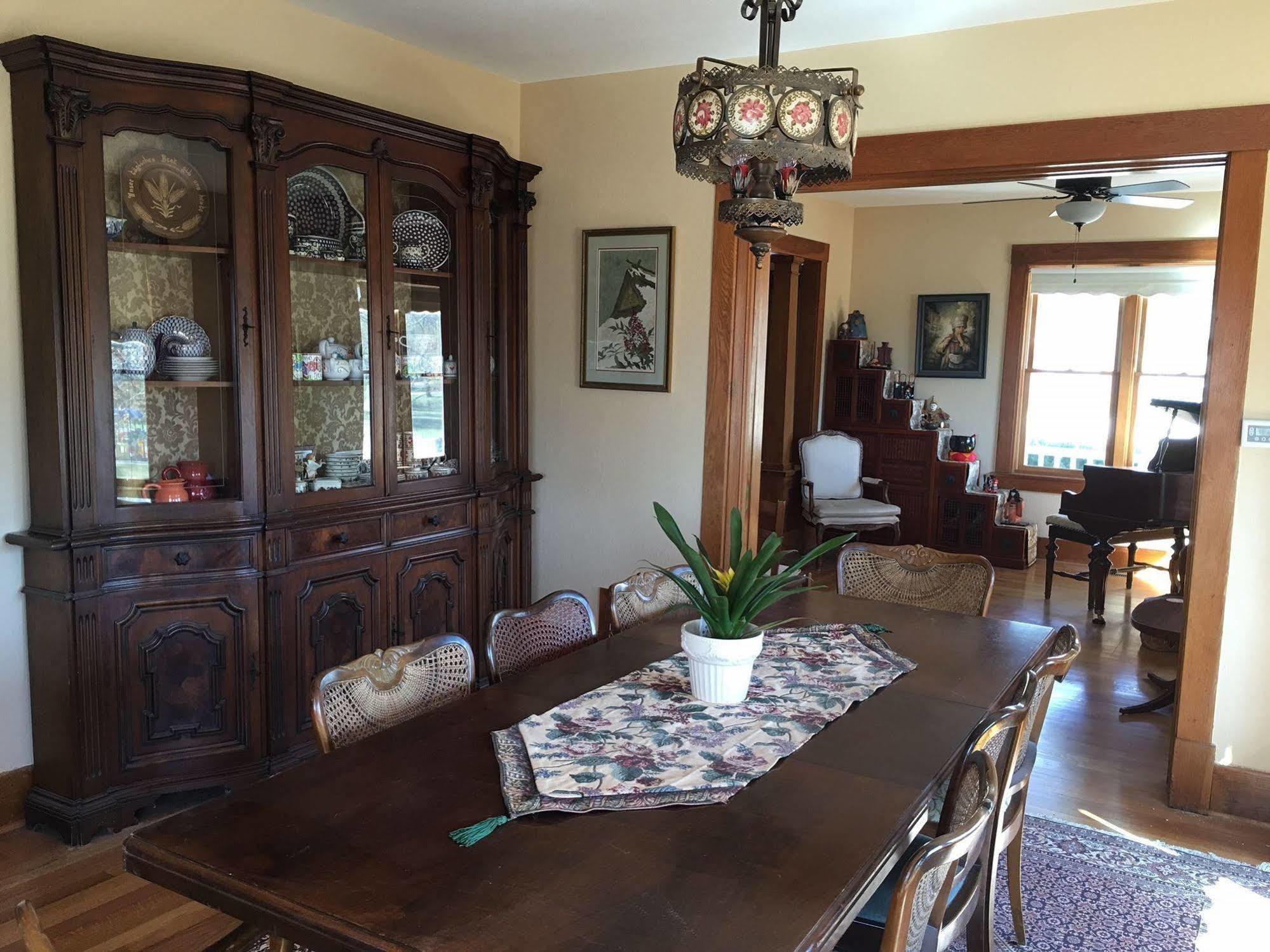 Attwood House Bed And Breakfast Near Manhattan, Ks Randolph Экстерьер фото